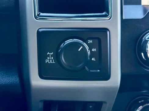 Used 2019 Ford F250 Lariat w/ Chrome Package AWD/4WD image 25