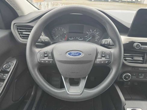 Used 2022 Ford Escape SE image 11