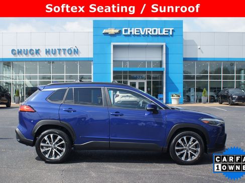 Used 2023 Toyota Corolla Cross XLE w/ Convenience Package FWD image 1