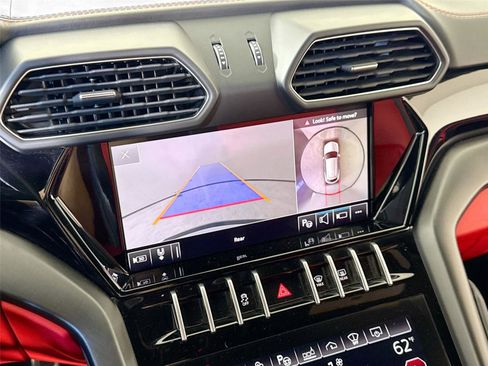 Used 2021 Lamborghini Urus image 19