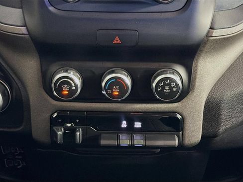Used 2019 RAM 1500 Tradesman w/ SXT Appearance Group AWD/4WD image 16