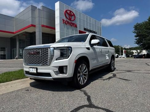 Used 2021 GMC Yukon XL Denali w/ Denali Premium Package AWD/4WD image 1