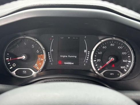 Used 2020 Jeep Renegade Altitude FWD image 22