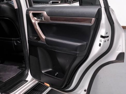 Used 2015 Lexus GX 460 image 42