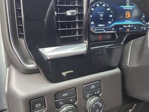 Used 2023 Chevrolet Silverado 1500 LT AWD/4WD image 9