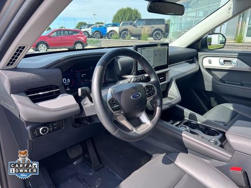 Certified 2025 Ford Explorer Active w/ Active Comfort Package AWD/4WD image 9