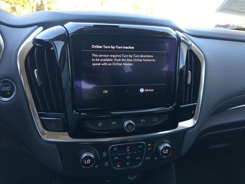 Used 2021 Chevrolet Traverse LT image 23