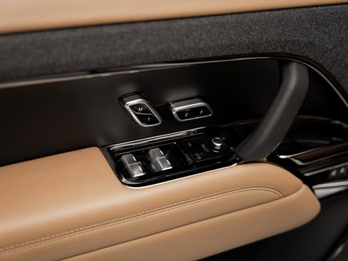 Used 2024 Land Rover Range Rover Sport SE image 52