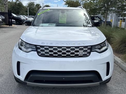 Certified 2025 Land Rover Discovery S image 8