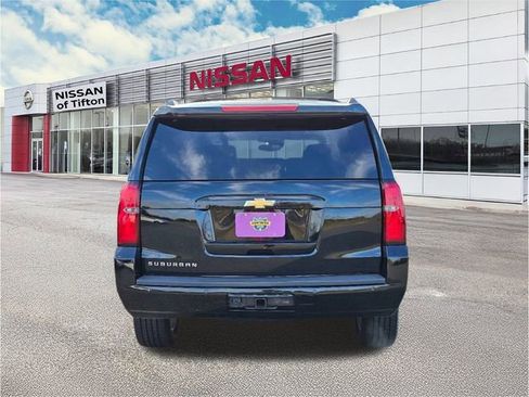 Used 2019 Chevrolet Suburban LT image 6