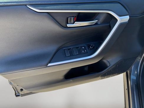 Used 2019 Toyota RAV4 XSE AWD/4WD image 10