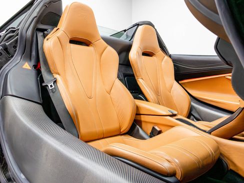 Used 2019 McLaren 720S Luxury RWD image 23