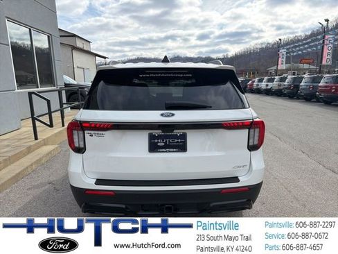 Used 2025 Ford Explorer ST-Line AWD/4WD image 4