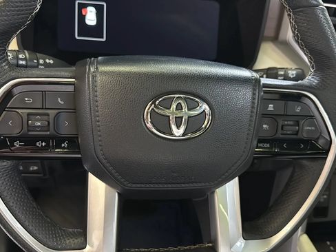Used 2023 Toyota Sequoia Capstone AWD/4WD image 22