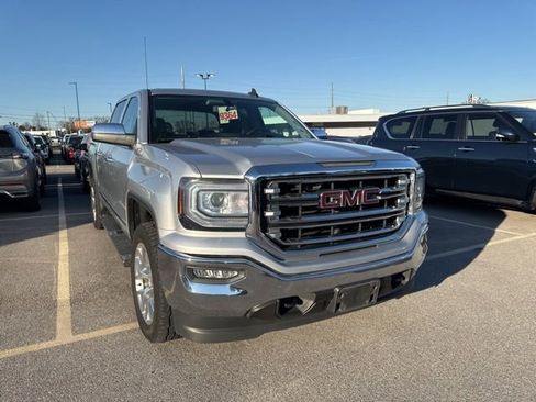 Used 2018 GMC Sierra 1500 SLT w/ SLT Premium Package image 3
