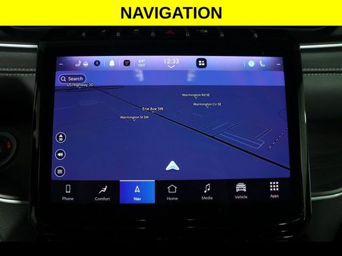 Used 2023 Jeep Grand Cherokee Limited w/ Black Appearance Package image 9