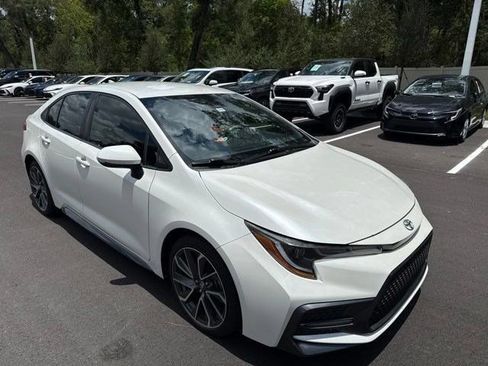 Used 2021 Toyota Corolla SE FWD image 3