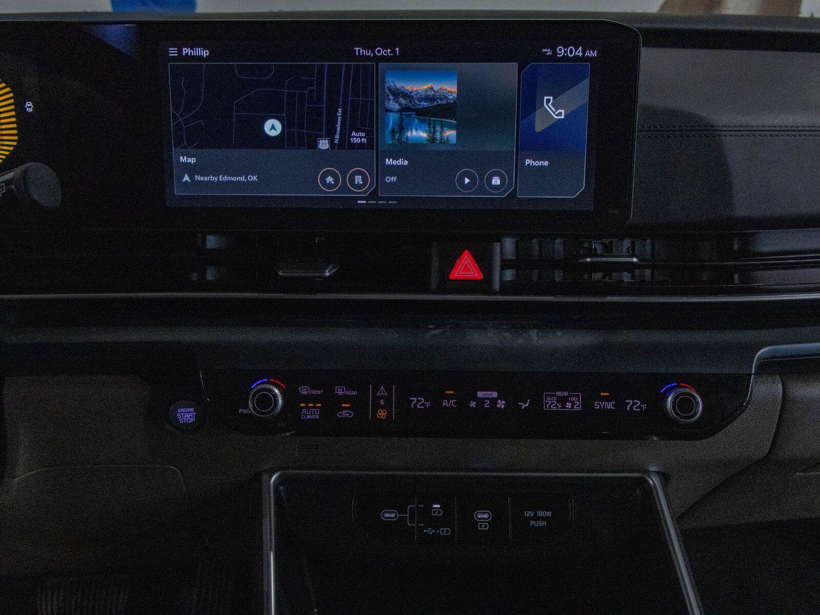 Used 2026 Kia Carnival FWD image 4