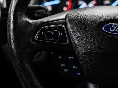 Used 2019 Ford Escape Titanium AWD/4WD image 15