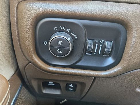 Used 2022 RAM 1500 Laramie image 25