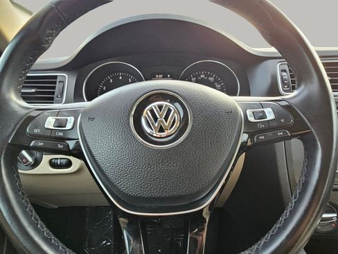 Used 2018 Volkswagen Jetta SE image 5