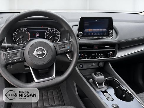 Used 2024 Nissan Rogue SV FWD image 9