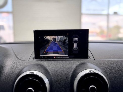 Used 2017 Audi A3 e-tron Prestige FWD image 11