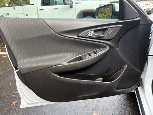 Used 2023 Chevrolet Malibu LT image 14