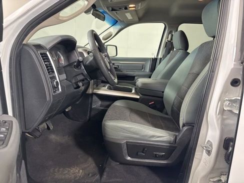 Used 2018 RAM 1500 Classic SLT image 11