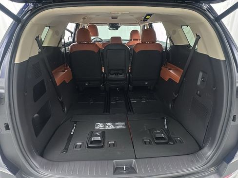 New 2026 Kia Carnival EX FWD image 16