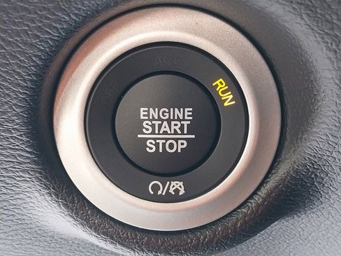 New 2026 Chrysler Voyager LX image 27