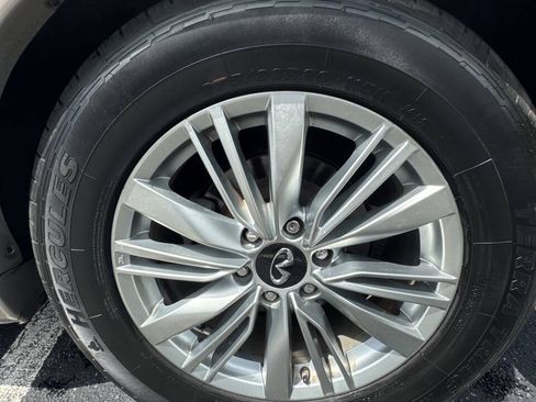Used 2019 INFINITI QX80 Luxe w/ Proassist Package RWD image 11