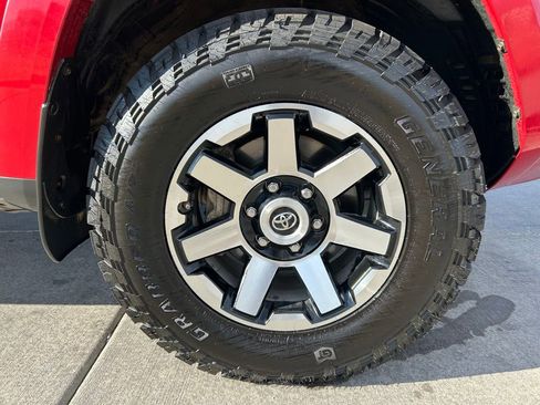 Used 2019 Toyota 4Runner TRD Off-Road Premium image 13