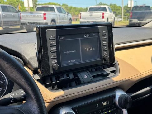 Used 2019 Toyota RAV4 LE AWD/4WD image 24