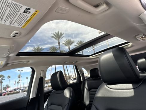 Used 2021 Ford Edge SEL w/ Convenience Package image 18