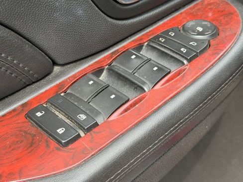 Used 2009 Cadillac Escalade AWD image 14