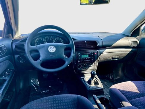 Used 2003 Volkswagen Passat GL FWD image 16