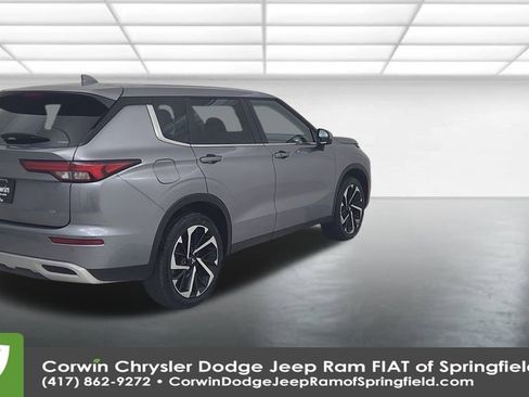 Used 2024 Mitsubishi Outlander SE image 14