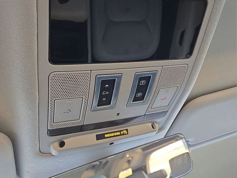 Used 2023 Land Rover Defender 130 First Edition image 31