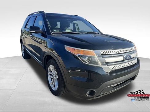 Used 2014 Ford Explorer XLT w/ Equipment Group 202A image 7