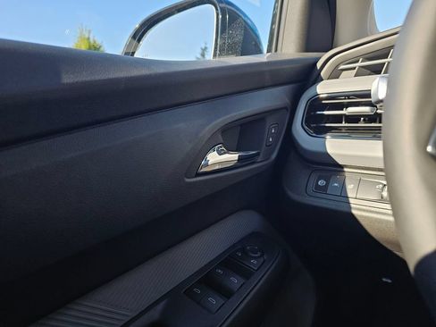 New 2027 Chevrolet Bolt LT w/ Comfort Package FWD image 33