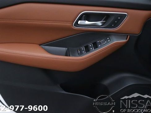 New 2026 Nissan Rogue Platinum w/ Platinum Premium Package AWD/4WD image 9