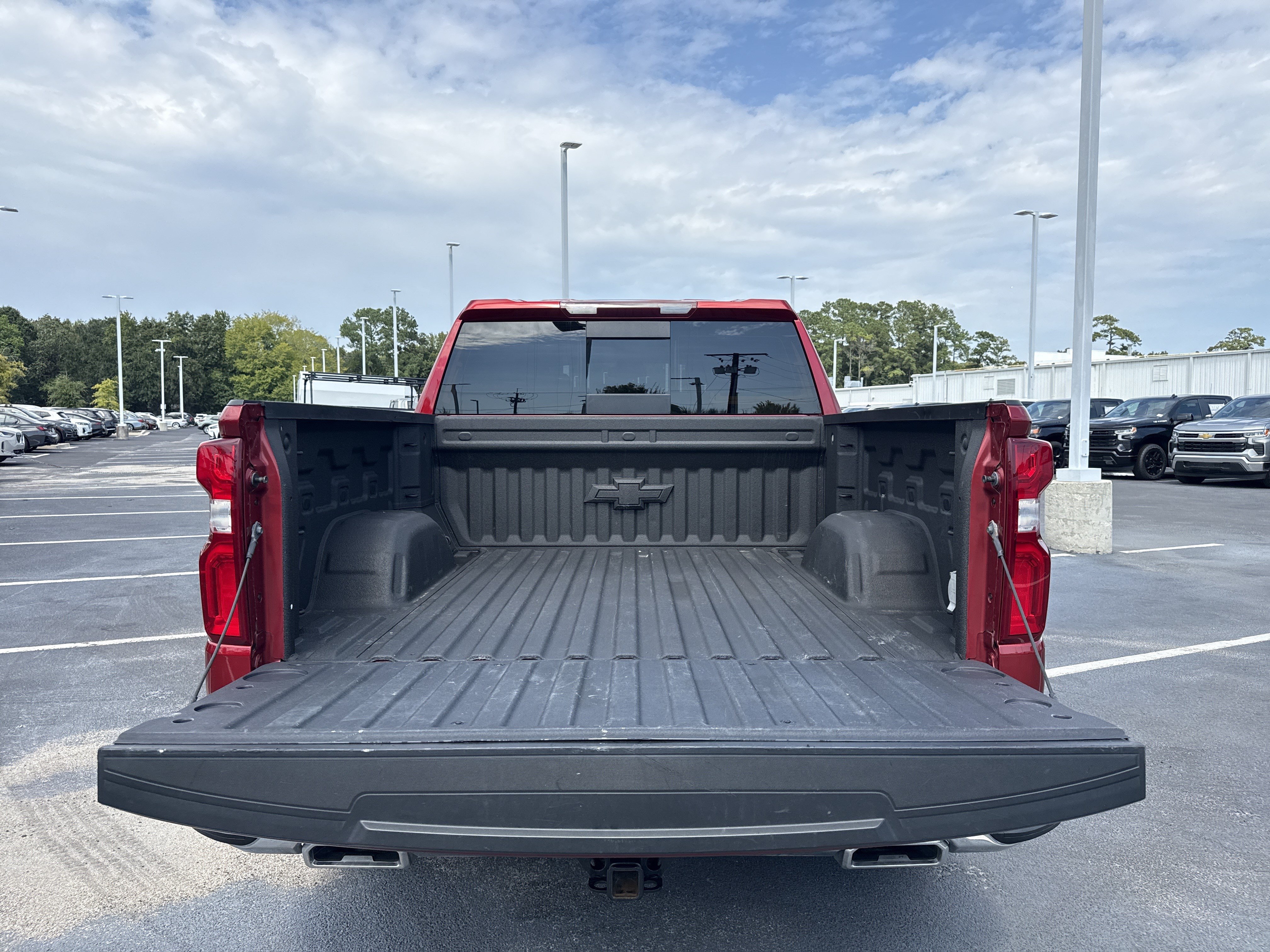 Used 2022 Chevrolet Silverado 1500 LTZ w/ LTZ Premium Package AWD/4WD image 32