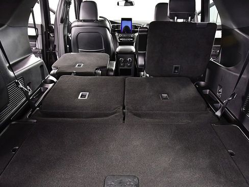 Used 2020 Ford Explorer ST w/ Premium Technology Package image 32