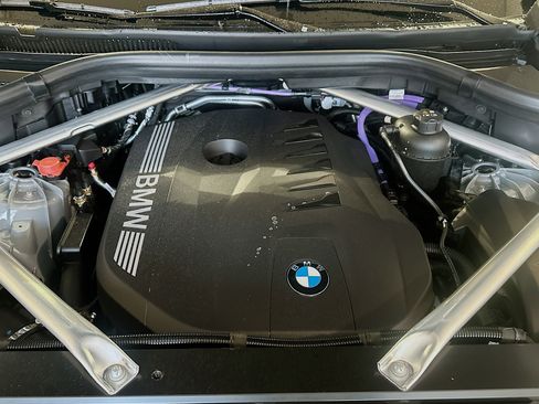 Used 2026 BMW X5 xDrive40i w/ Executive Package image 25