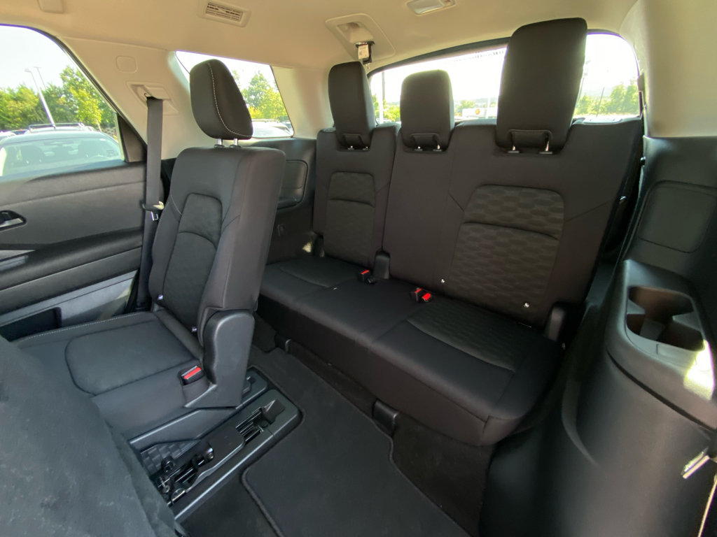 Used 2024 Nissan Pathfinder SV AWD/4WD image 15