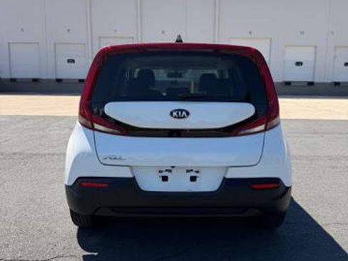 Used 2021 Kia Soul LX FWD image 5