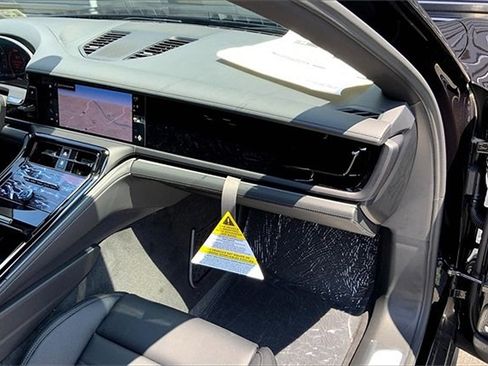 New 2025 Porsche Panamera 4 image 21