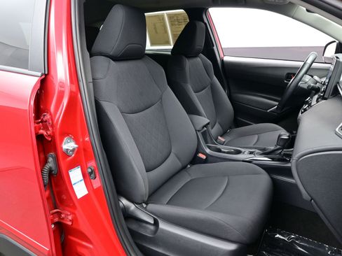 Used 2022 Toyota Corolla Cross LE image 13