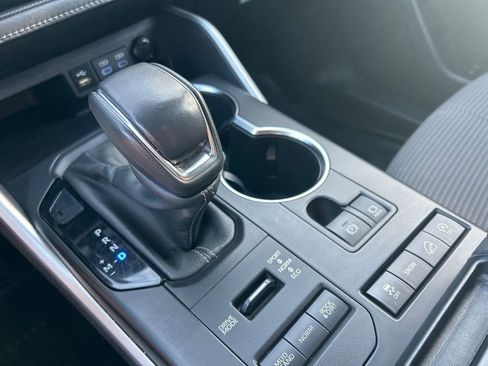 Used 2022 Toyota Highlander LE image 13